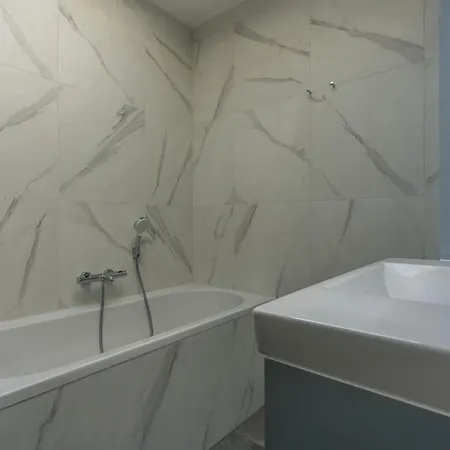 Island Getaway W Bath Holiday home