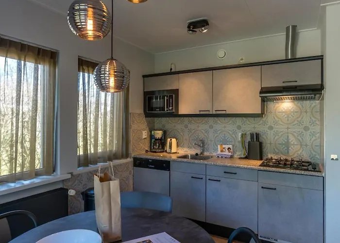 Island Getaway W Bath Vakantiehuis *