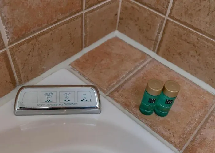 Island Getaway W Bath *