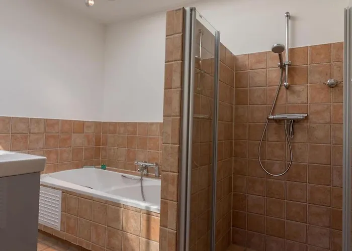 Island Getaway W Bath *